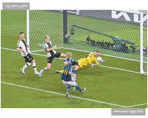 诺伊尔扑救：化解单刀球